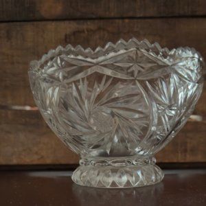 Lead Crystal Bowl Pinwheel Star Design 4.5" h x 6" across